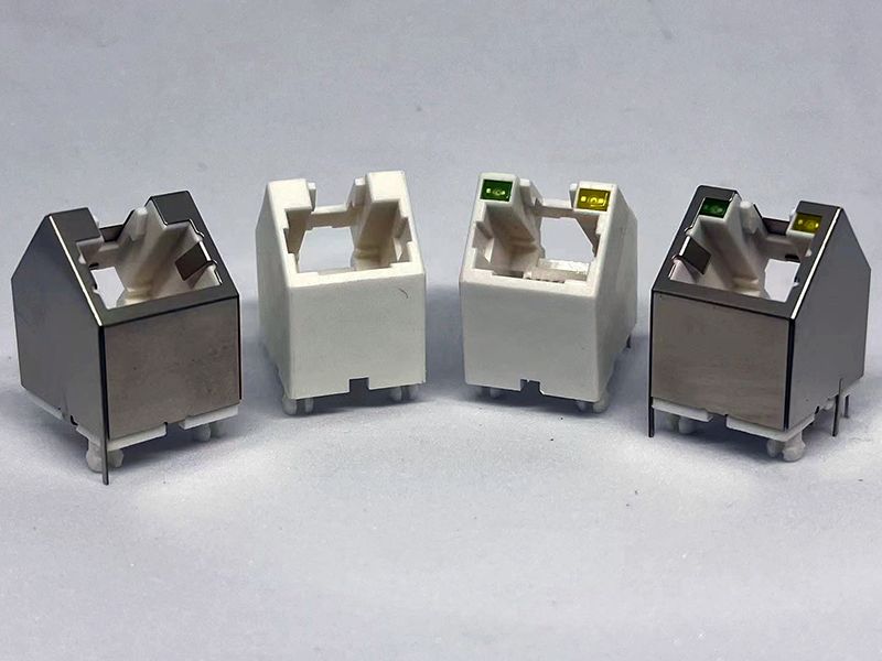 RJ45-Steckverbinderbuchse mit 45-Grad-Winkel