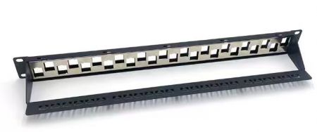 1U-24ポート-UTP-スタッガード-RJ45-ブランクパネル（背面ビュー）