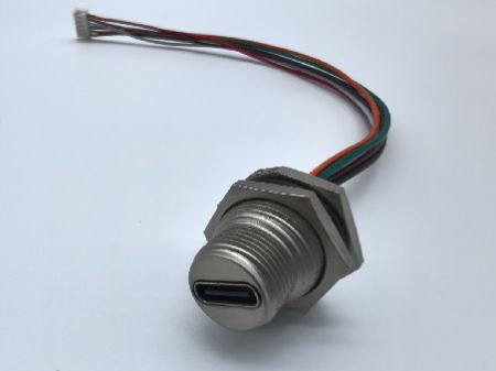 Connecteur femelle USB Type-C M12 avec faisceau de câbles - M12-USB-Type-C-Female-Connector-with-Wire-Harness