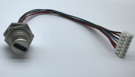 Conector Fêmea USB Tipo-C M12 com Chicote (Vista lateral)