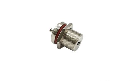 M16-USB-2.0-Type-C-socket-NA-C-socket-přední-zamykací-konektor (pohled zepředu)