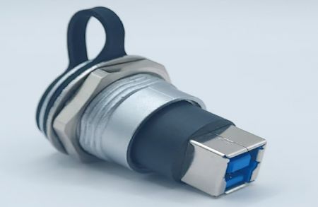 Prise métallique de coupleur USB 3.0 de type B avec verrouillage à vis arrière (vue arrière)