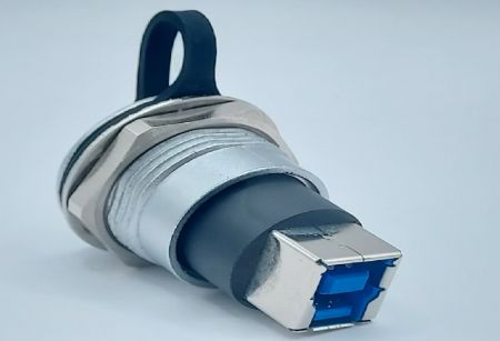 Prise métallique de coupleur USB 3.0 de type B avec verrouillage à vis arrière (vue arrière)