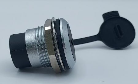 Prise métallique de coupleur USB 3.0 à Type C avec verrouillage par vis arrière (vue arrière)
